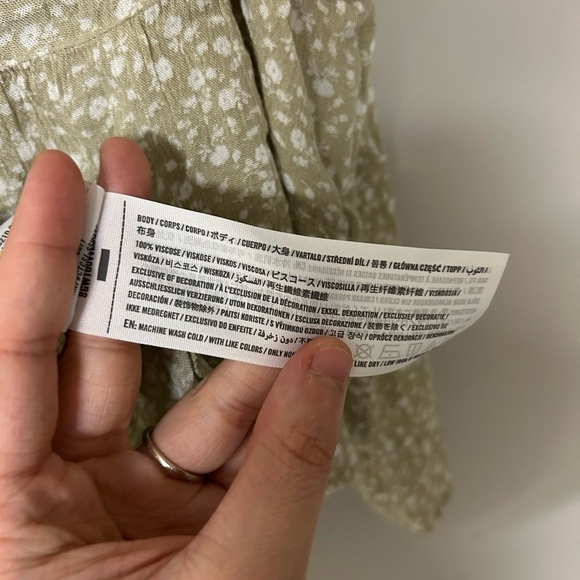 Abercrombie & Fitch Trapeze Cropped Floral Sage Green Cami Top - Picture 5 of 5